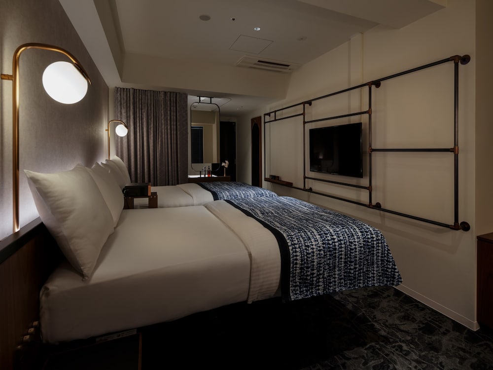 Superior Twin Room (Theatre Room with Projector) - Photo 2
