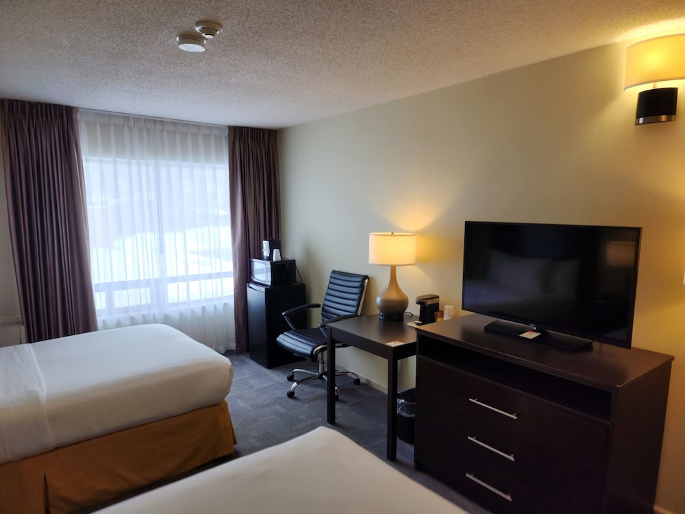 Second Floor, 2 Double Bed, Non Smoking (Not Pet Friendly) photo 2