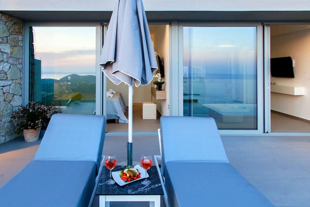 Villa photo 3