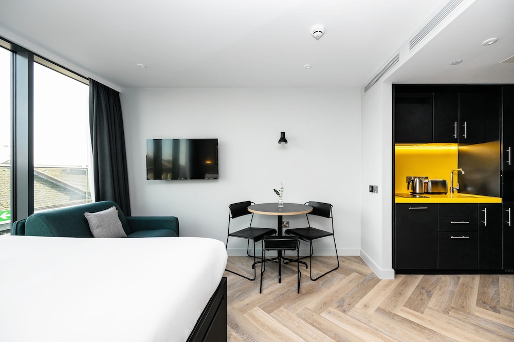 studio apartment (twin) thumbnail 5