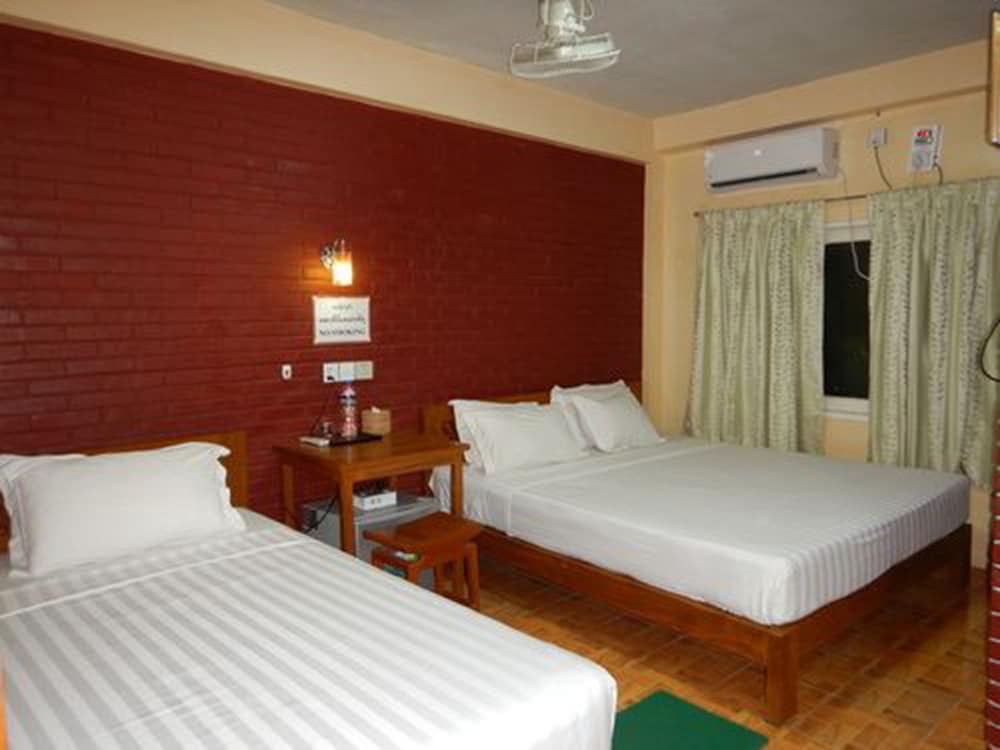 Superior Triple Room photo 2