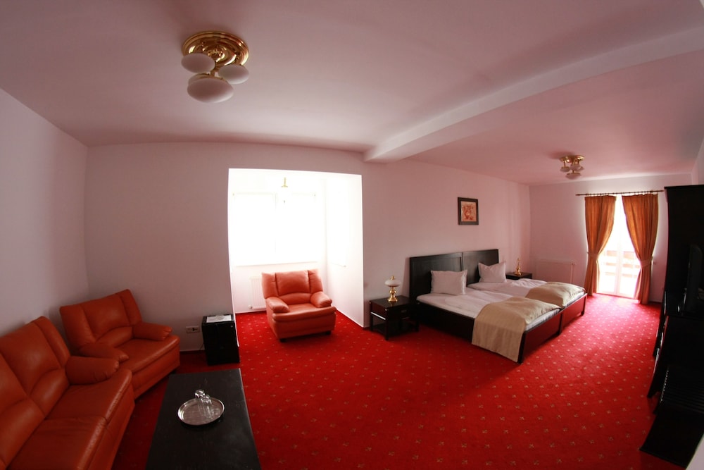 Deluxe Room, 1 Bedroom photo 2