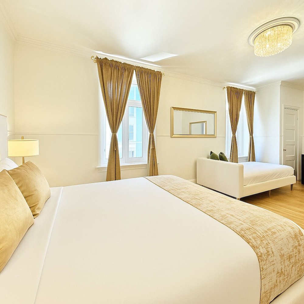 Comfort Triple Room thumbnail 5