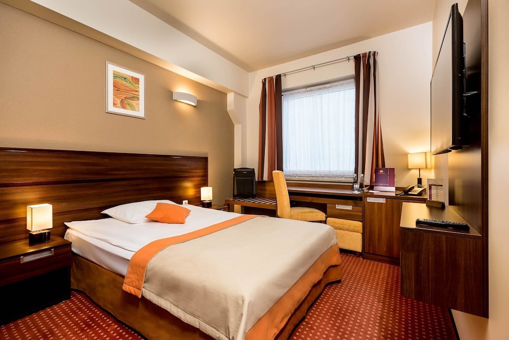 Single Room - Photo 1