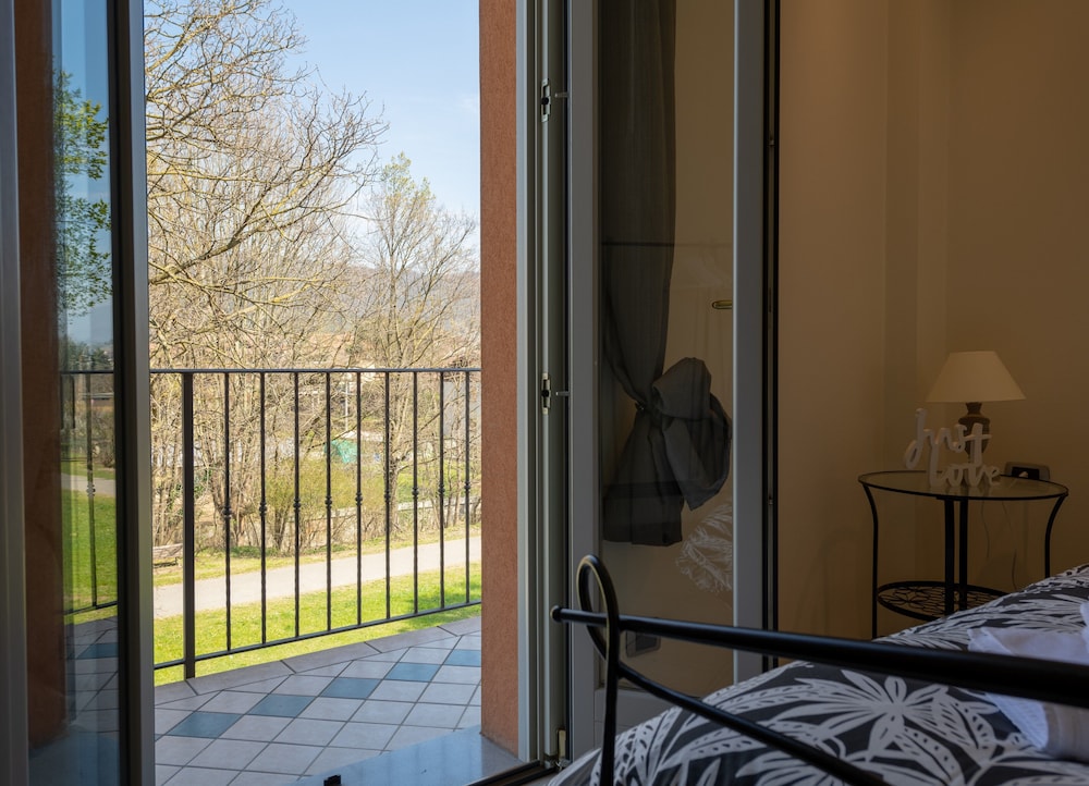 Comfort Apartment, 1 Bedroom, Kitchen, Park View (Ponente) photo 2