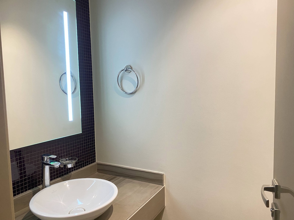 Luxury Apartment photo 2