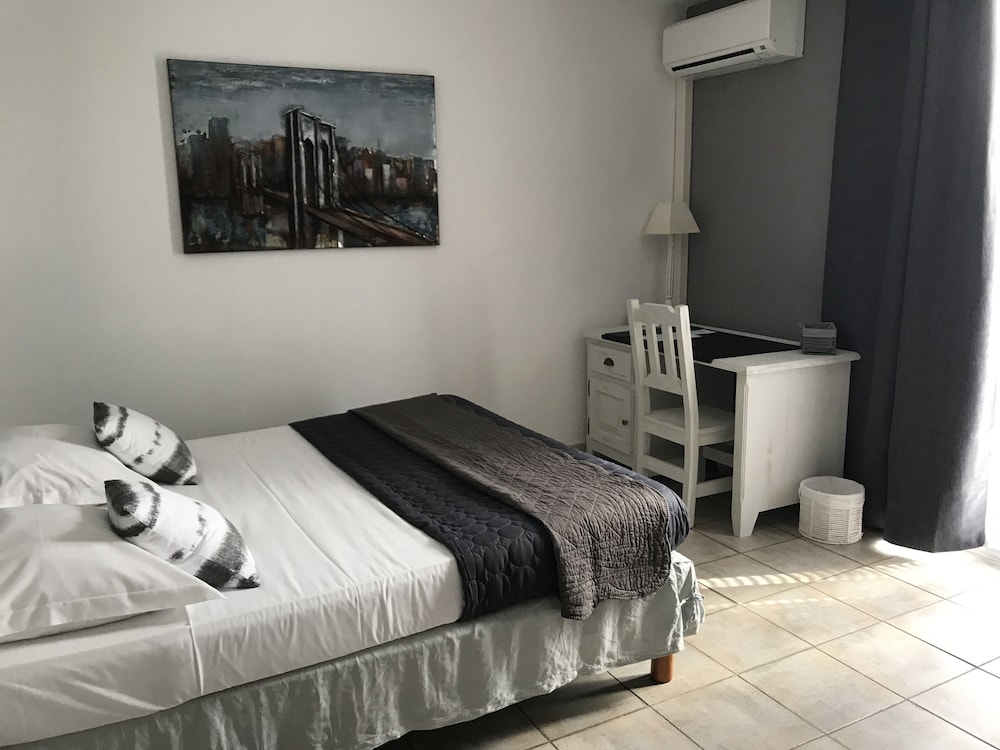 Superior Double Room - Photo 8