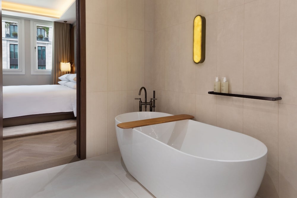 Suite, 1 King Bed, Terrace (View)