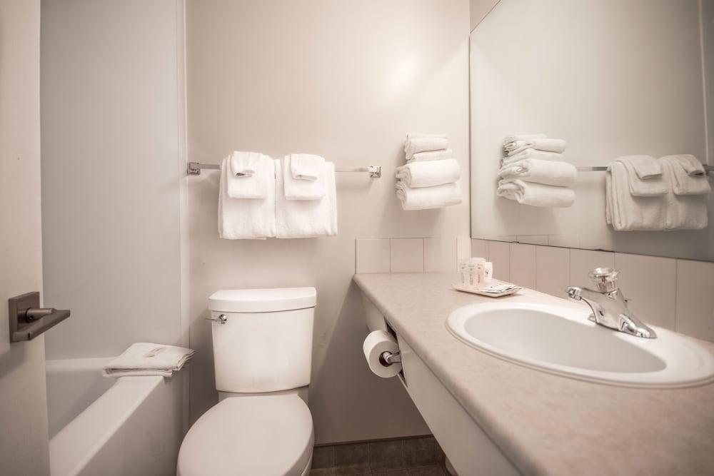 Oceanview King Studio Suite - Photo 6