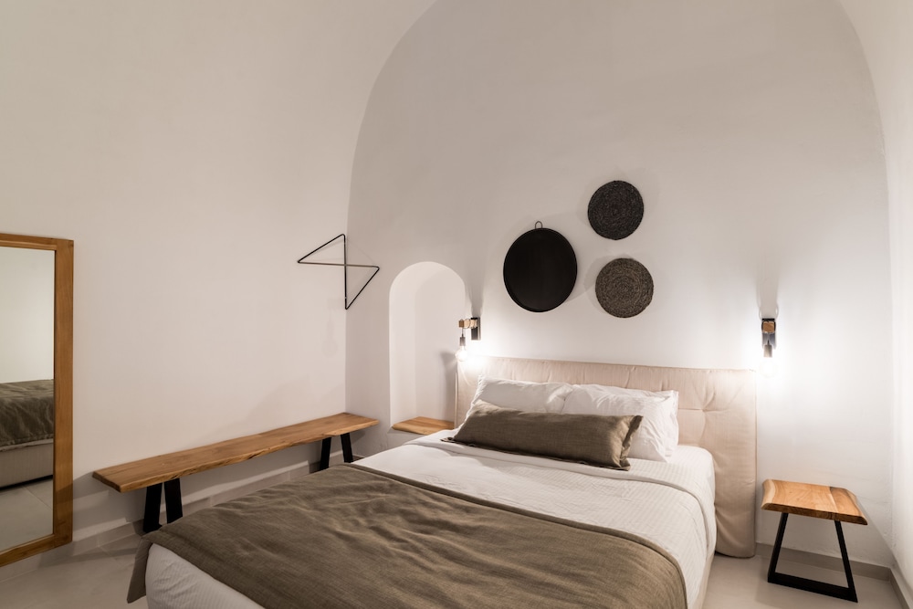 Apartment (Cave 1)