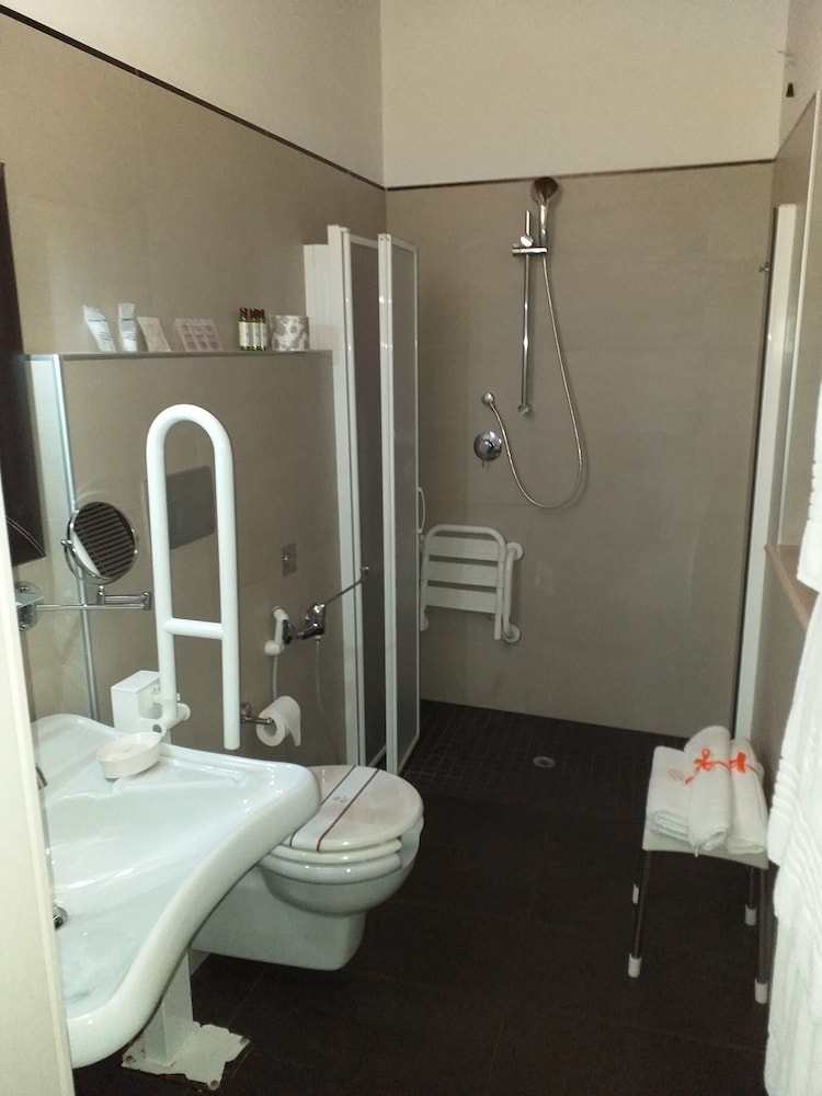 Classic Triple Room, 1 Bedroom, Mobility Accessible photo 2
