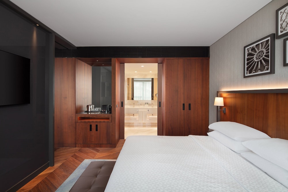 Deluxe Twin Room, 2 Twin Beds, Smoking, City View