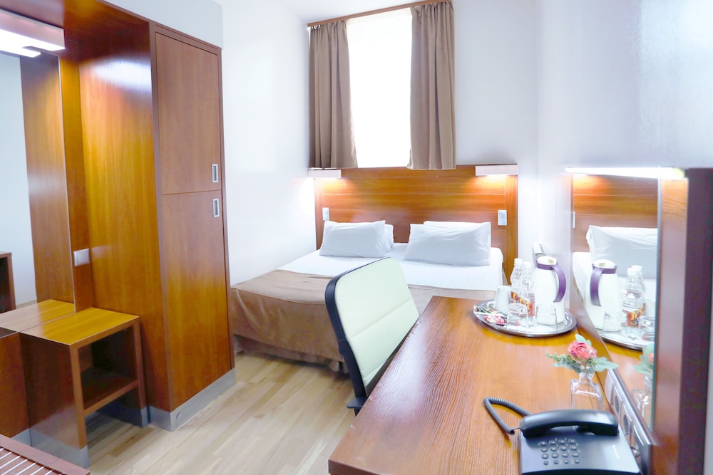 Standard Room photo 2