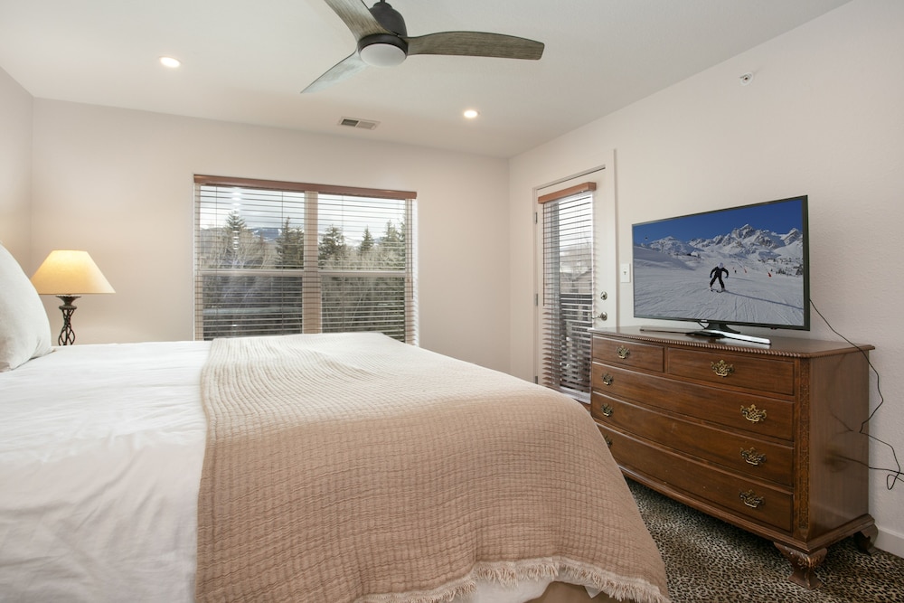 Condo, 3 Bedrooms photo 2