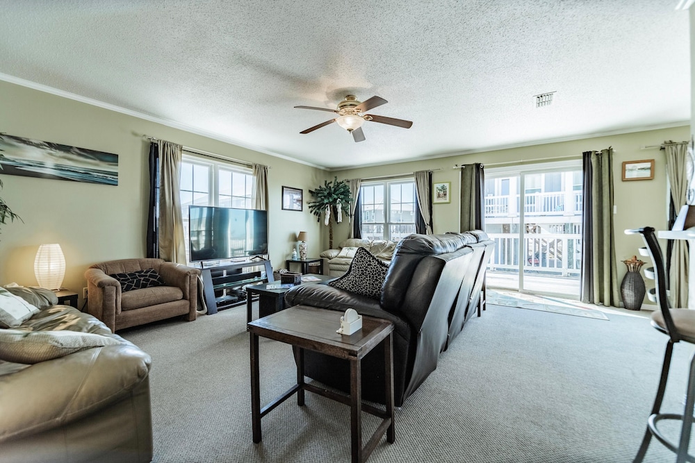 House, Multiple Beds (Seafari - 106 Portier Ct)