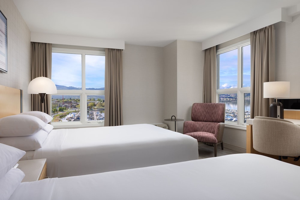 Room, 2 Queen Beds, Lake View - Photo 3