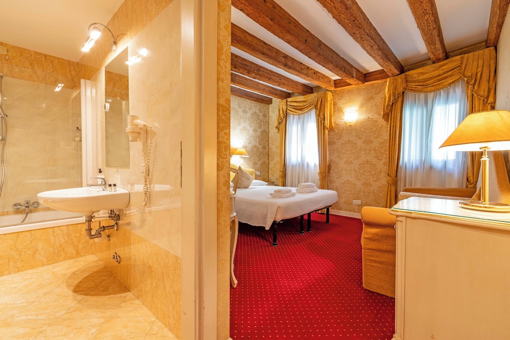 Romantic Double Room photo 2