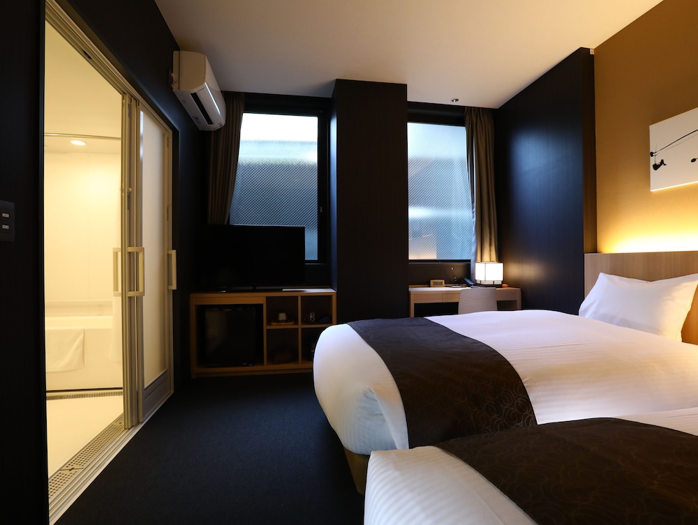 Universal Twin Room photo 3