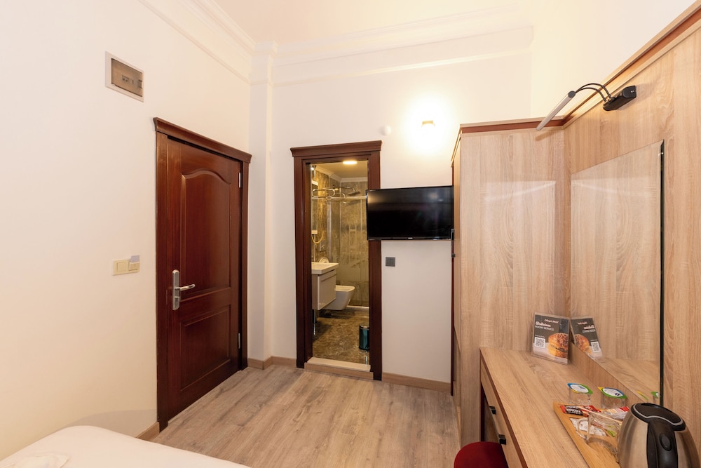 Economy Double Room photo 3