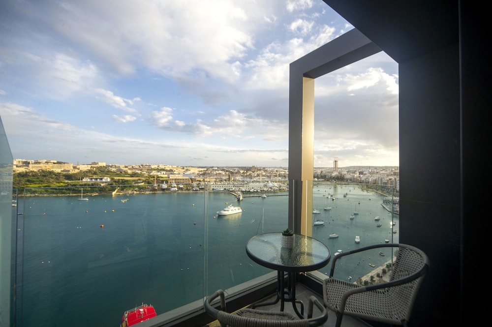 Deluxe Double or Twin Room, Sea View - Photo 14