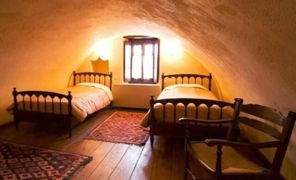 Standard Quadruple Room (Castle) photo 2