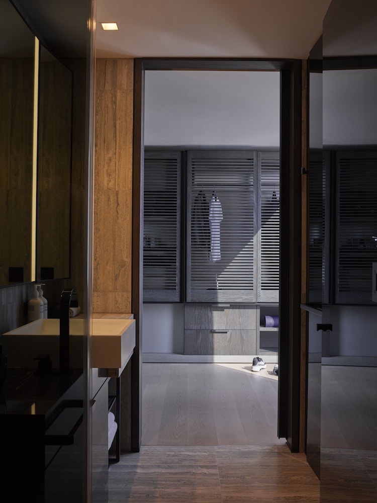 Superior City View Guestroom