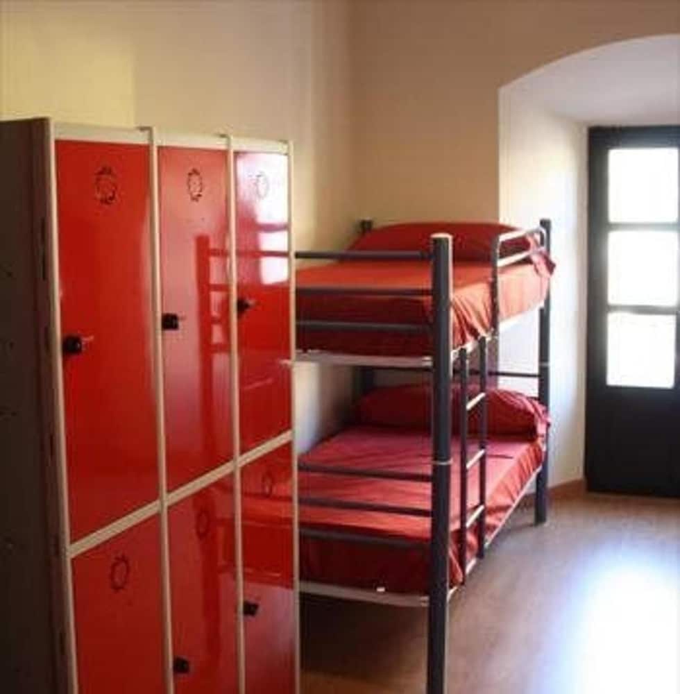 Shared Dormitory, Mixed Dorm, Shared Bathroom (1 Bed In A 8-Bed Dormitory Room) photo 3