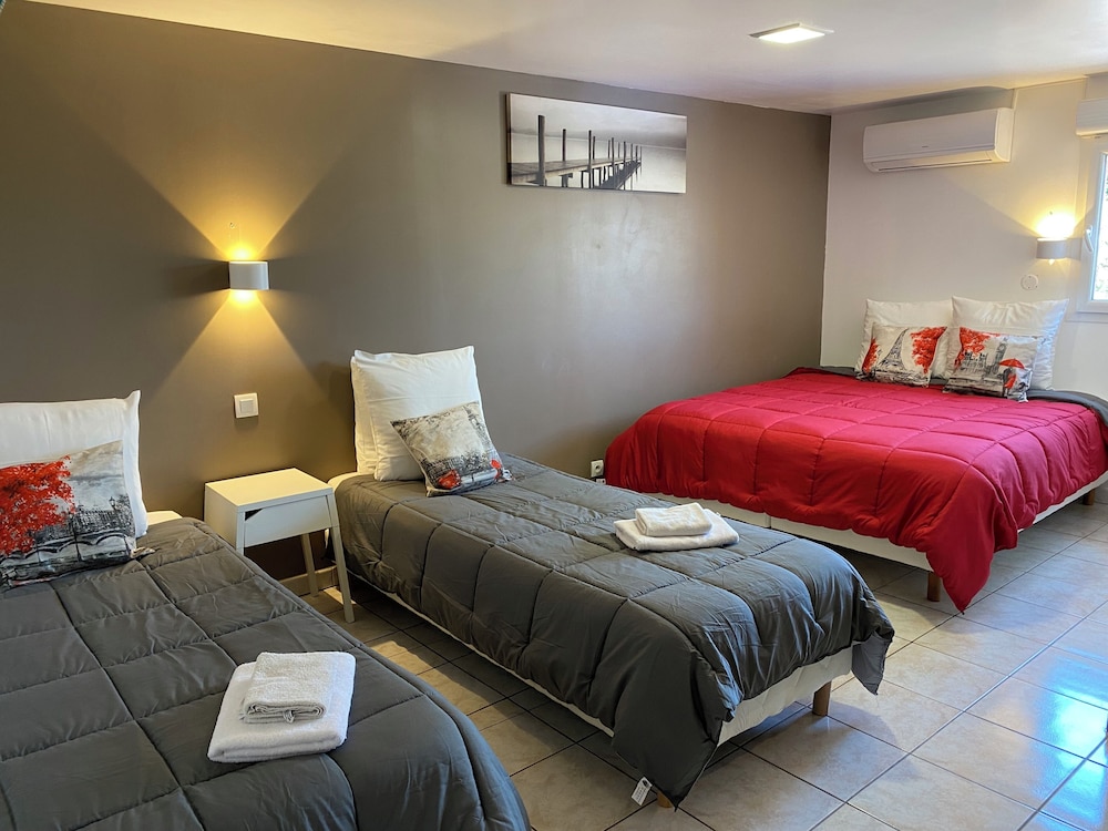Family Room, Ensuite, City View