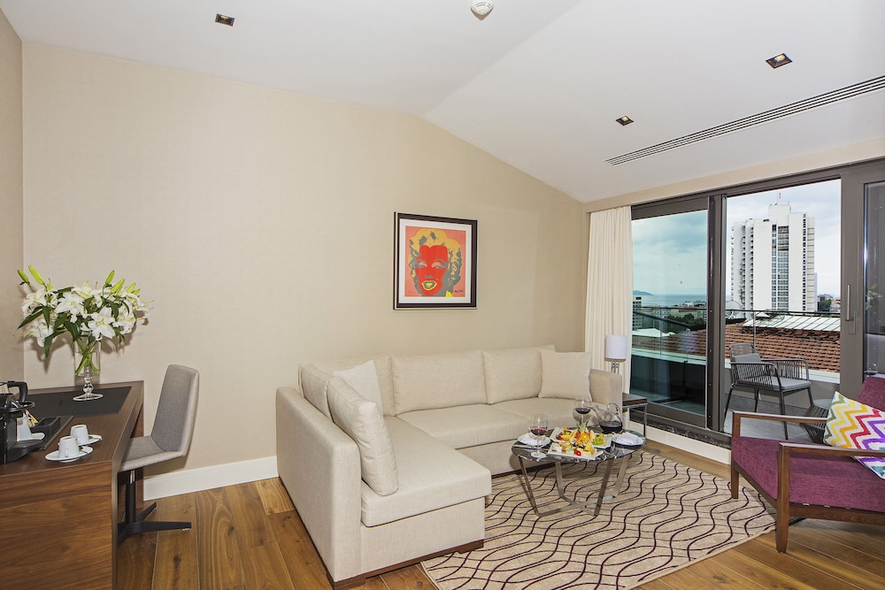 Suite (Golden Horn Bosphorus View) photo 1