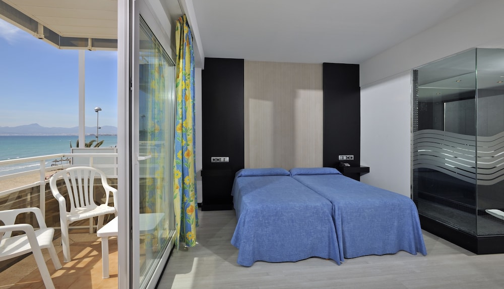 Twin Room, Balcony, Sea View photo 2