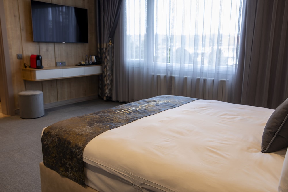 Grand Room photo 3