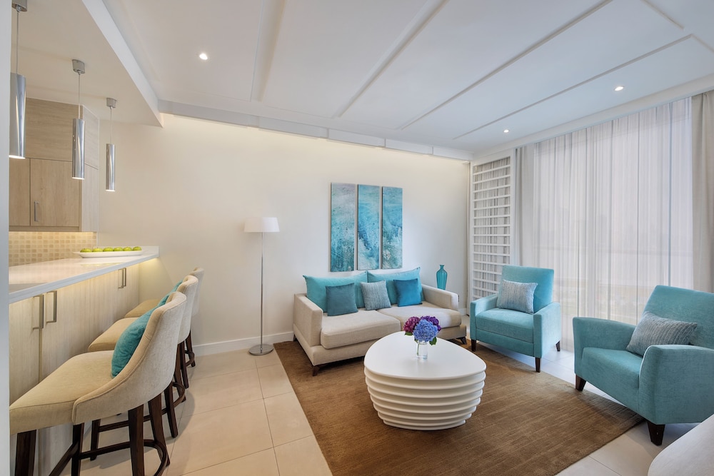 1 Bedroom Apartment with Balcony, Beach & Rooftop Infinity Pool Access, Shuttle to Mall Of Emirates photo 1