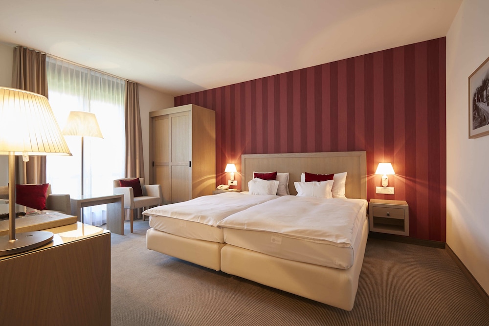 Double Room, 2 Twin Beds, Balcony, Mountainside