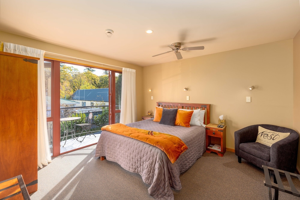 1st Floor Two Bedroom Apartment
