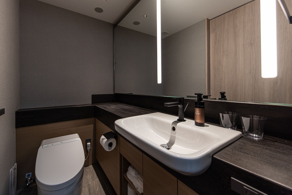 Deluxe Twin Room, Multiple Beds, Non Smoking (Max 3 Adults) - Photo 7