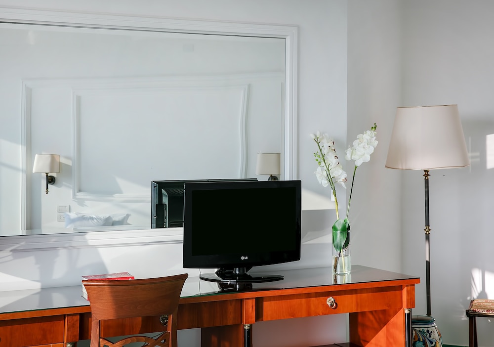 Classic Double Room, Sea View - Photo 4