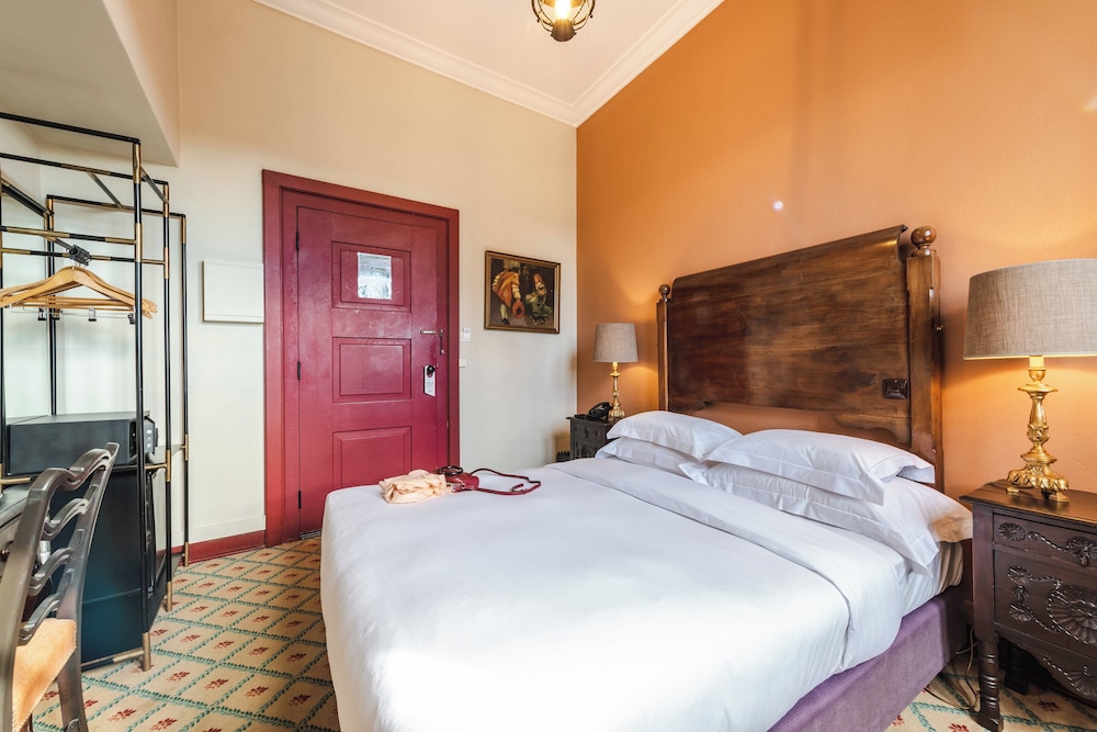 Standard Double Room (Castle) thumbnail 5