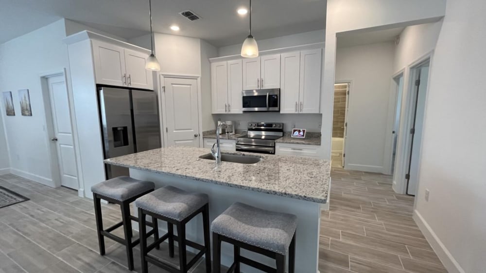 Brand New Spacious 3 Bedroom Home, Billede 26