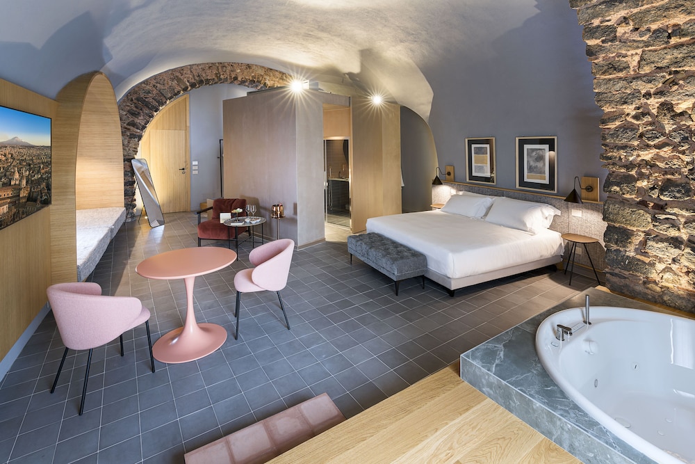 Executive Studio Suite, 1 Bedroom, Hot Tub photo 2