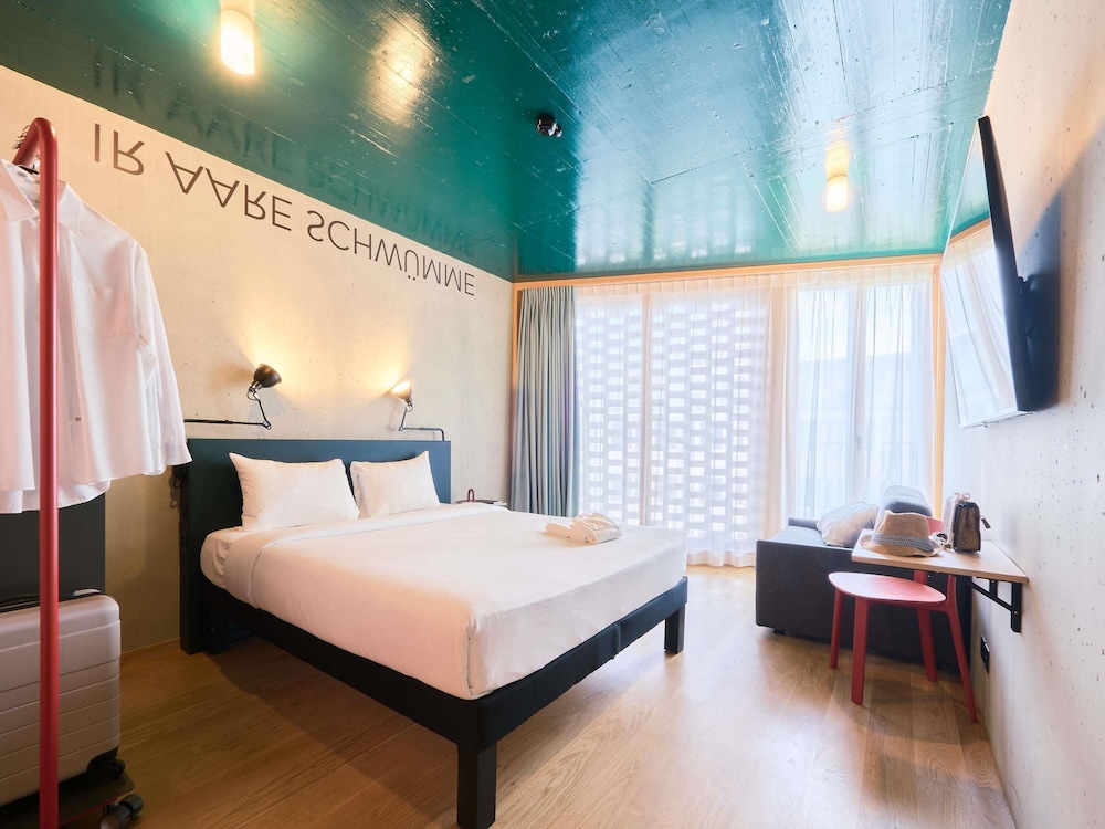 Superior Triple Room, 1 Queen Bed with Sofa bed
