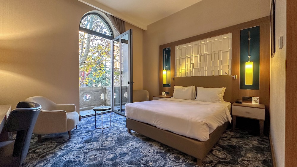 Deluxe Room, 1 Double Bed, Balcony photo 1
