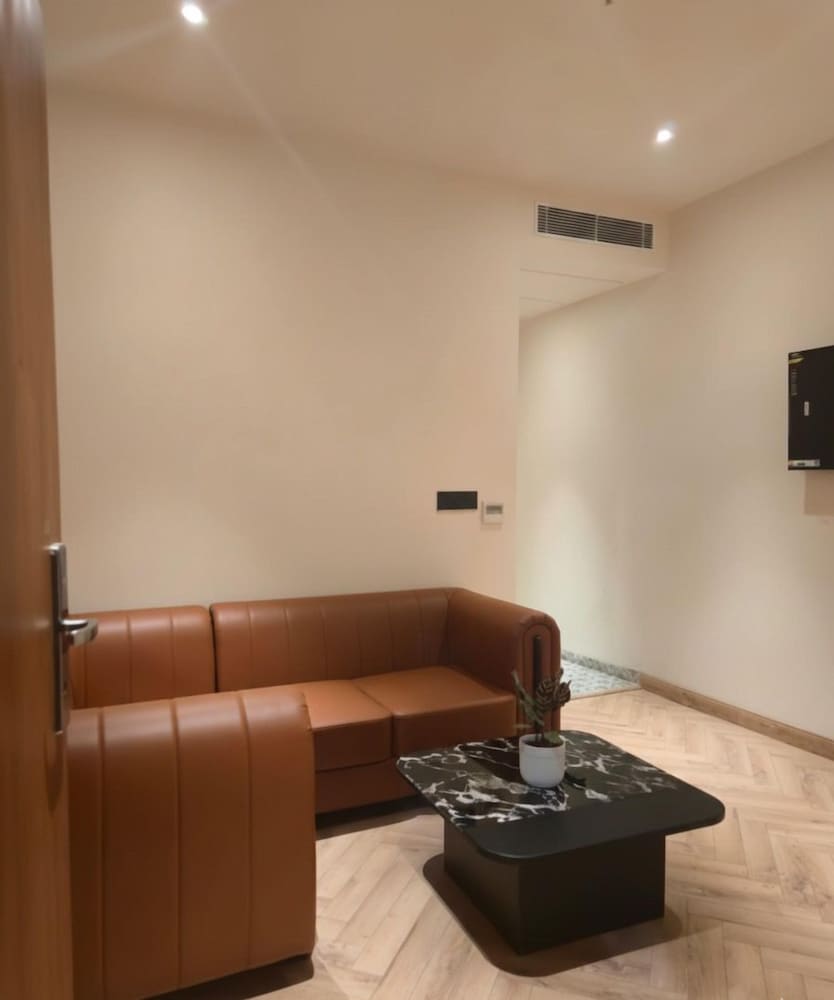 Suite Room With Private Pool - Photo 3