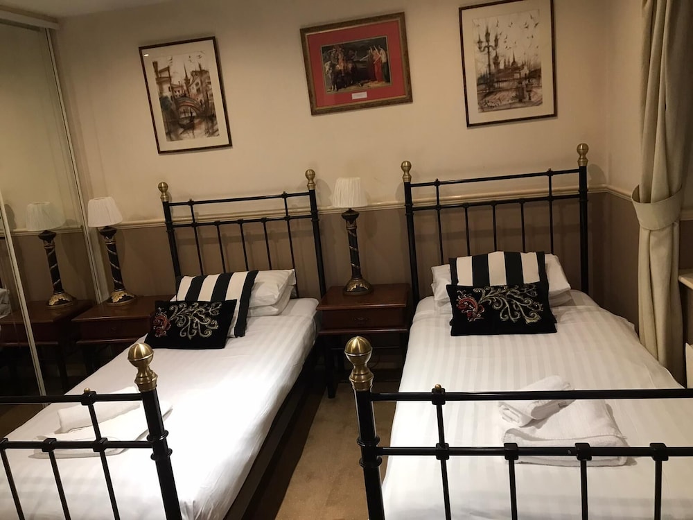 Executive Twin Room photo 3