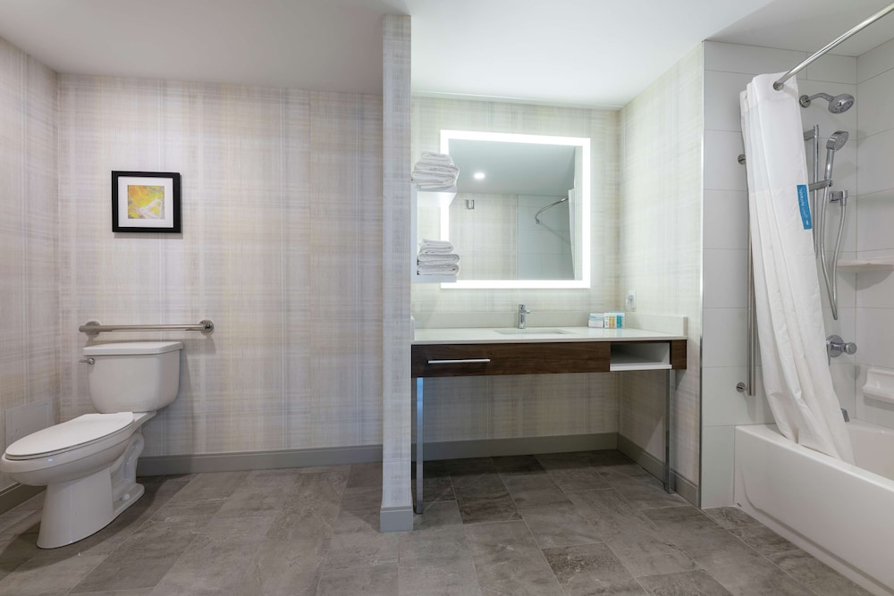 Studio Suite, 2 Queen Beds, Accessible photo 3