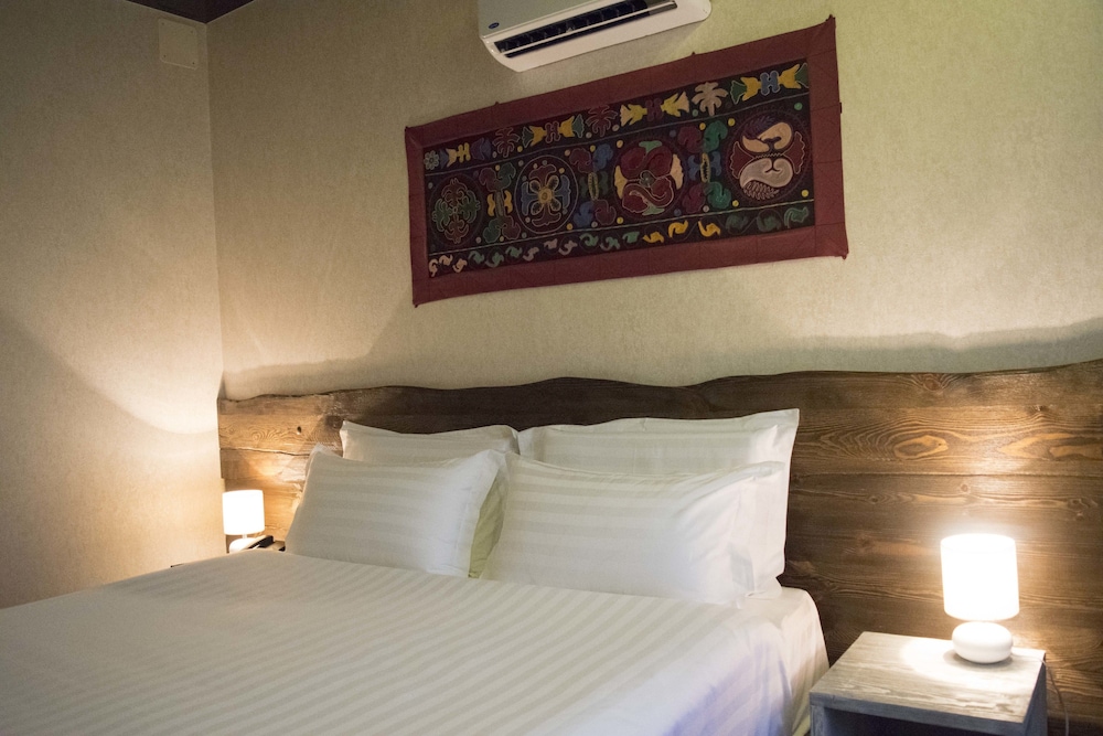 Double Room, 1 King Bed photo 2
