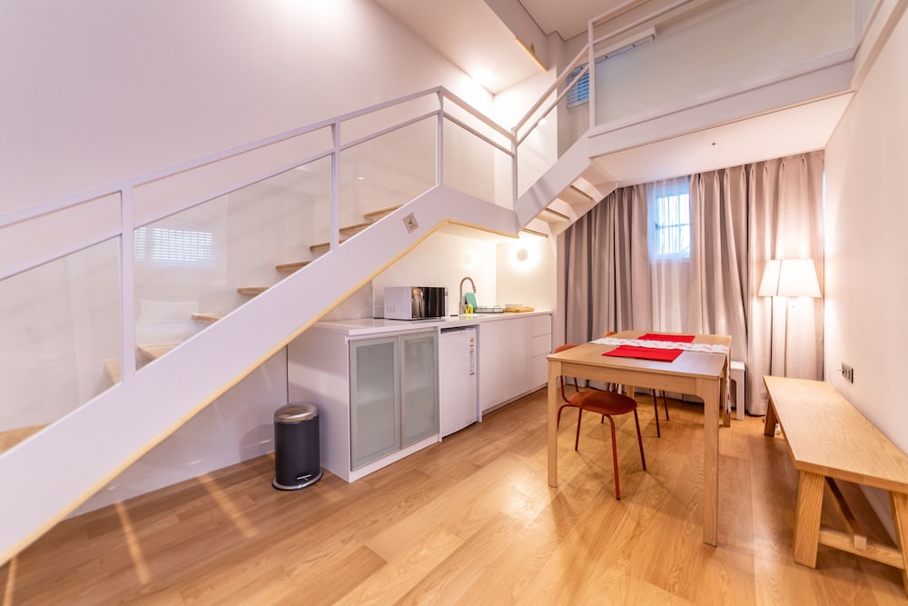 Premium Family Suite With Loft 1606 - Photo 2