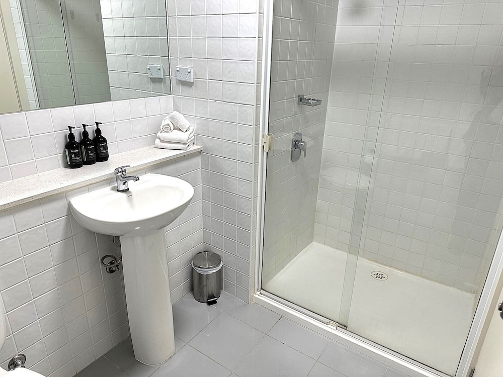 Two Bedroom Executive Apartment - Photo 9