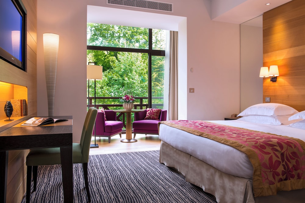 Deluxe Room (South-facing) - Photo 2