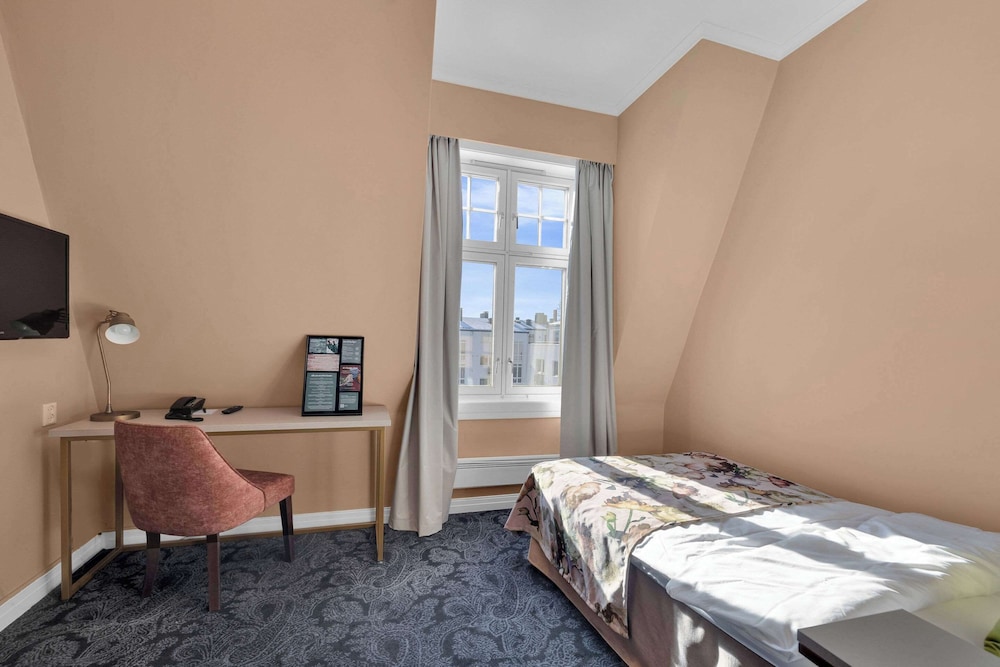 Single Room (Compact)