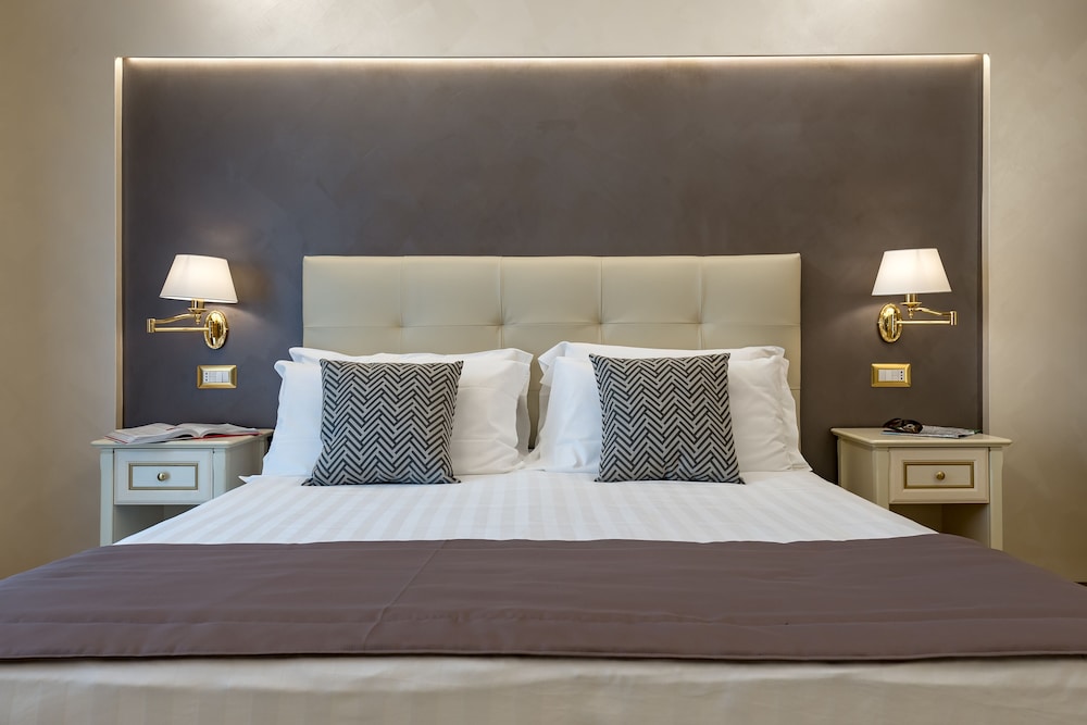Junior Suite, Partial Sea View (303) - Photo 2